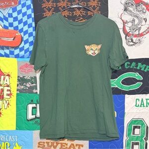 Nike SB Cat Graphic Tee | Green | Athletic Cut